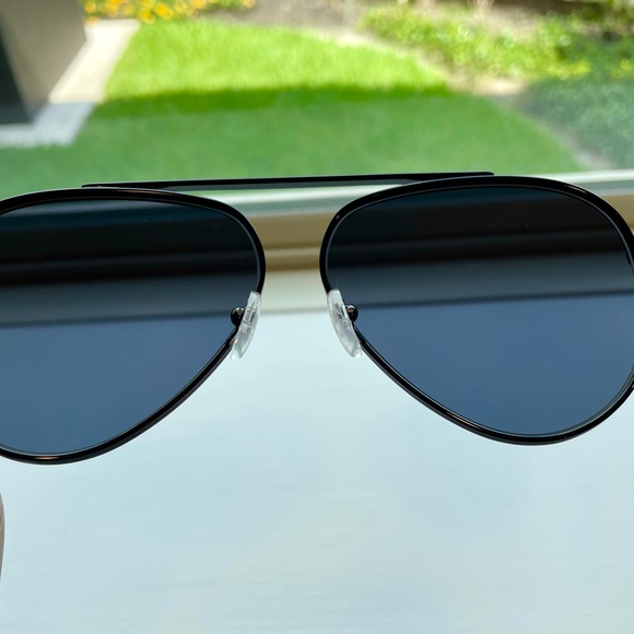 {Victoria Beckham} Sunglasses - Picture 3 of 9